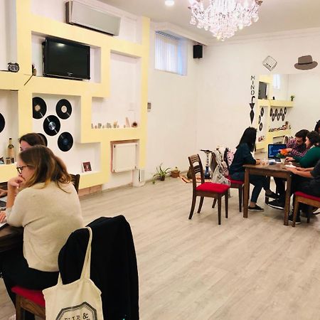 Sherlock Holmes Hostel Baku Exterior photo