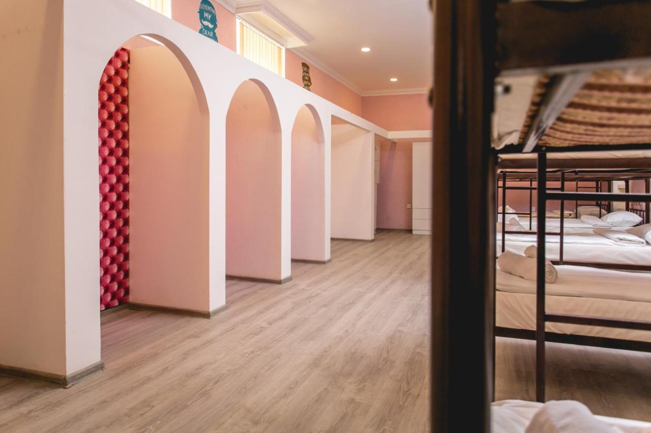 Sherlock Holmes Hostel Baku Exterior photo